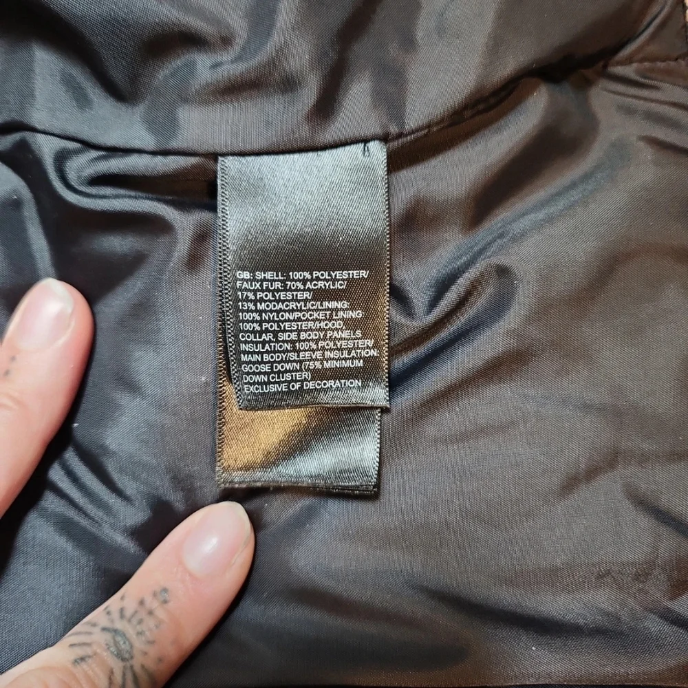 Metallic Gold Puffer Jacket - Picture 9 of 10